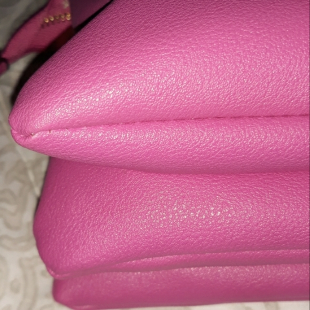 NWT, Beautiful  Juicy Couture cross body purse - Picture 6 of 16
